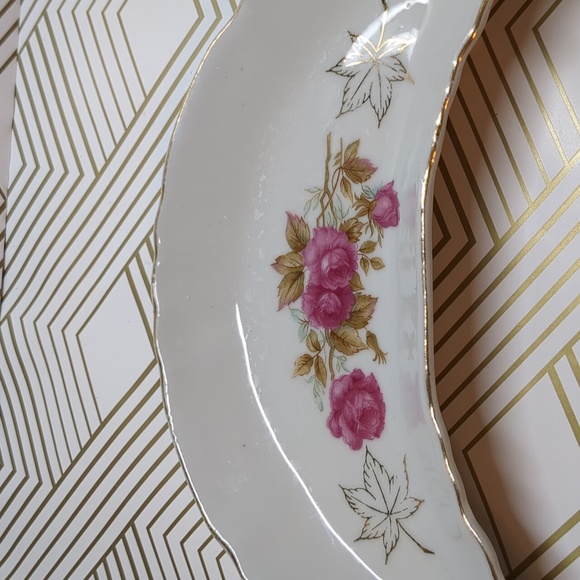 Vintage Apco, Moss Rose with maple leaves Cresent Moon Plates, Fish Bone Plate - Picture 4 of 6